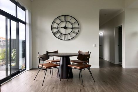 Photo of property in 16 Liberation Road, Papakura, 2110