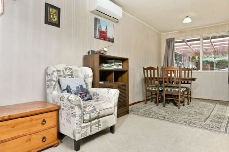 Photo of property in 16 Lavery Place, Sunnynook, Auckland, 0632