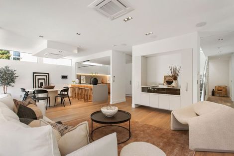 Photo of property in 43 Totara Street, Fendalton, Christchurch, 8041