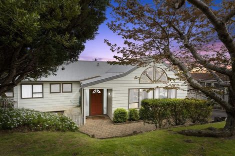 Photo of property in 10 Amokura Street, Waikanae, 5036