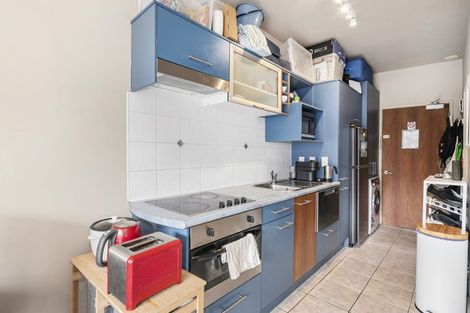 Photo of property in Atrium Towers, 5p/154 The Terrace, Wellington Central, Wellington, 6011