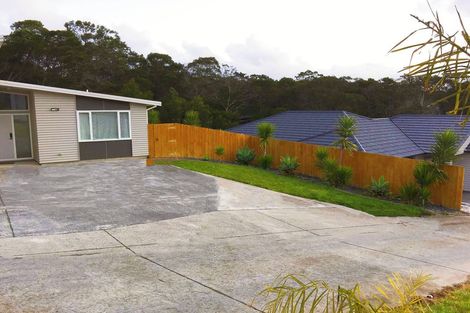 Photo of property in 90 Tiriwa Drive, Massey, Auckland, 0614