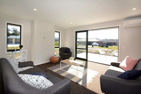 Photo of property in 43 Awa Toru Drive, Fairfield, Dunedin, 9018