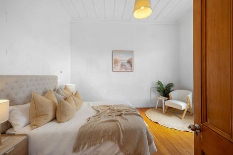 Photo of property in 1 Gaine Street, New Plymouth, 4310