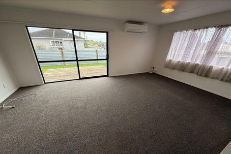 Photo of property in 35 Carson Street, Castlecliff, Whanganui, 4501