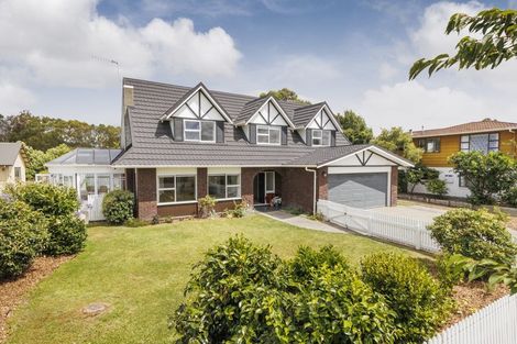 Photo of property in 52 Buick Crescent, Awapuni, Palmerston North, 4412