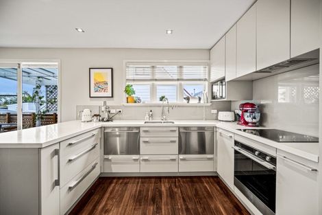 Photo of property in 1/254 Meola Road, Point Chevalier, Auckland, 1022