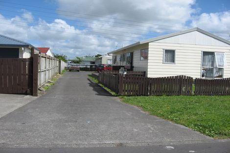 Photo of property in 2/16 Clarice Place, Takanini, 2112
