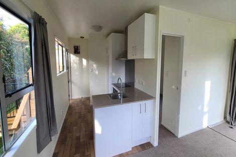 Photo of property in 17 Pipitea Place, Massey, Auckland, 0614