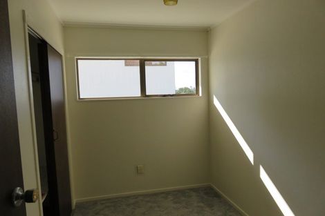 Photo of property in 1b Cairngorm Place, Highland Park, Auckland, 2010