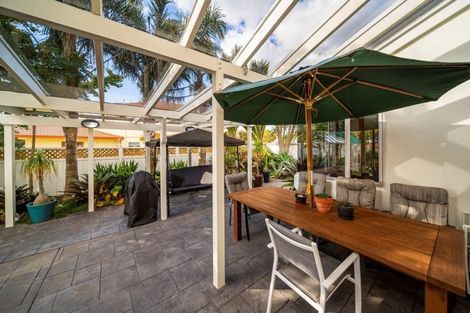 Photo of property in 12 Shelter Grove, Frankleigh Park, New Plymouth, 4310