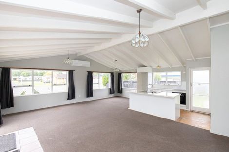 Photo of property in 48 Mahana Road, Ngatea, 3503