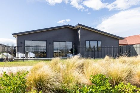 Photo of property in 11 Hurunui Drive, Te Awa, Napier, 4110