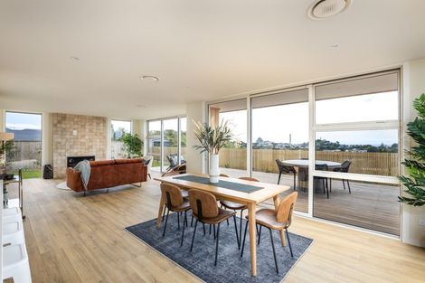 Photo of property in 9a Lemont Place, Westown, New Plymouth, 4310