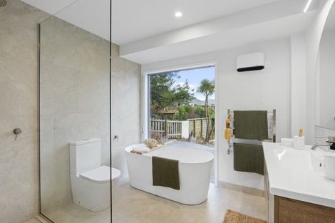 Photo of property in 283 Cannon Hill Crescent, Mount Pleasant, Christchurch, 8081