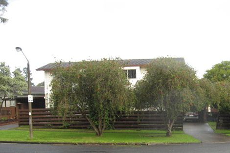 Photo of property in 13d Ballater Place, Highland Park, Auckland, 2010