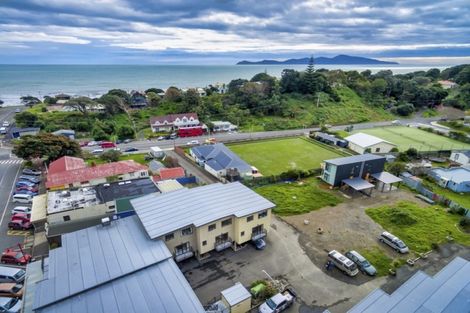 Photo of property in Te Kakariki Apartments, 3/8 Wellington Road, Paekakariki, 5034