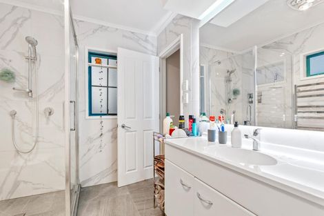 Photo of property in 3 Hobie Court, West Harbour, Auckland, 0618