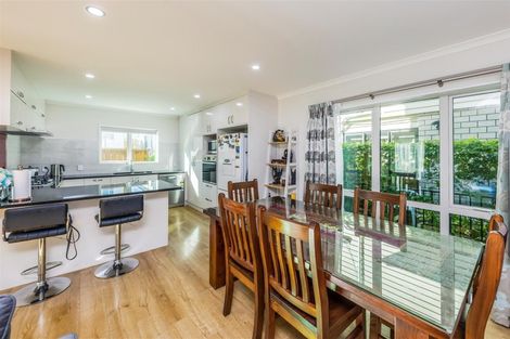 Photo of property in 27d Gifford Road, Papatoetoe, Auckland, 2025