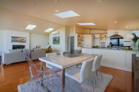 Photo of property in 99 Pupuke Road, Northcote, Auckland, 0627