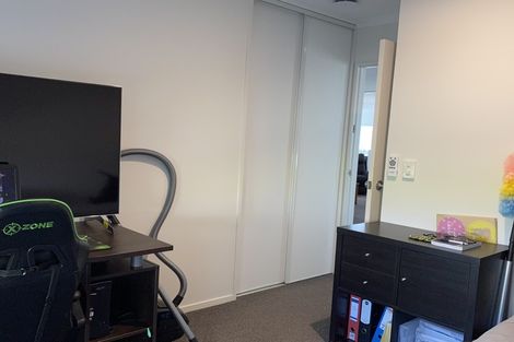 Photo of property in 19 George Deane Place, Greenhithe, Auckland, 0632