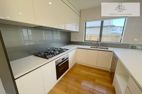 Photo of property in 98 Cardiff Road, Pakuranga, Auckland, 2010