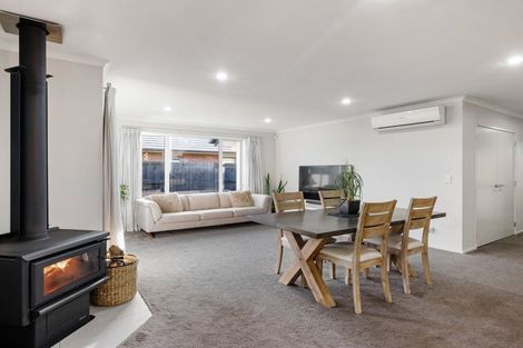 Photo of property in 5 Trauzer Place, Flagstaff, Hamilton, 3210