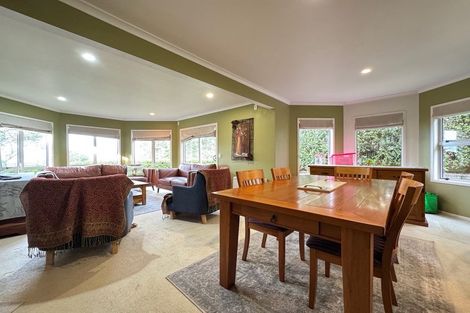 Photo of property in 49 Dress Circle, Newlands, Wellington, 6037