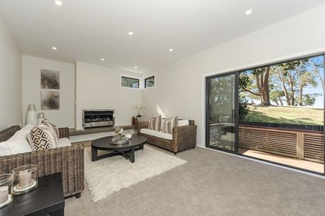 Photo of property in 2/31 Tamaki Drive, Pakuranga, Auckland, 2010