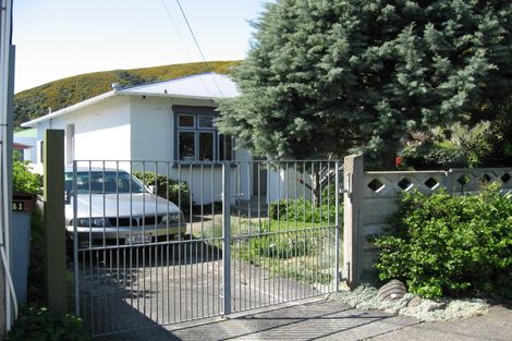 Photo of property in 41 Birdwood Road, Waterloo, Lower Hutt, 5011