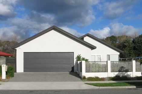 Photo of property in 98 Weggery Drive, Waikanae Beach, Waikanae, 5036
