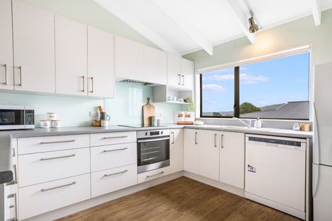 Photo of property in 16 Morning View, Titahi Bay, Porirua, 5022