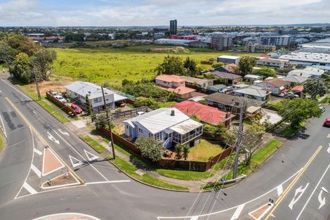 Photo of property in 29 Astley Avenue, New Lynn, Auckland, 0600