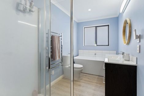 Photo of property in 37b Tiromoana Road, Raumati South, Paraparaumu, 5032