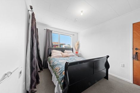 Photo of property in 3 Airedale Place, Waitara, 4320