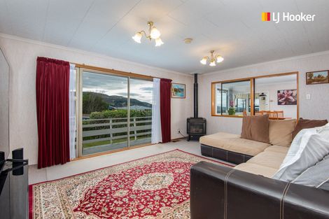 Photo of property in 303 Brockville Road, Brockville, Dunedin, 9011