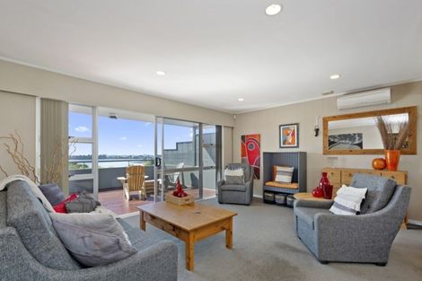 Photo of property in 43 Darraghs Road, Brookfield, Tauranga, 3110