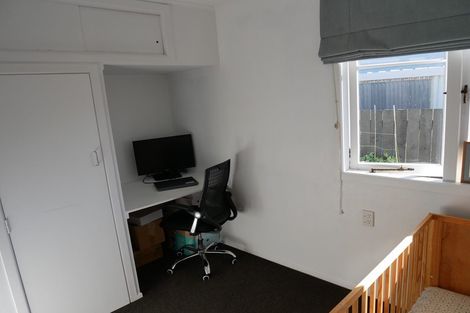 Photo of property in 12 Duncan Avenue, Te Atatu South, Auckland, 0610