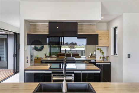 Photo of property in 37 The Esplanade, Pegasus, 7612