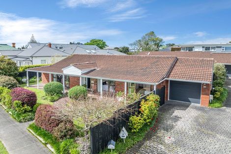 Photo of property in 1/136 Calliope Road, Stanley Point, Auckland, 0624