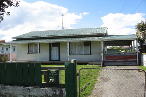 Photo of property in 18 Karaka Street, Castlecliff, Whanganui, 4501