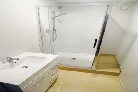 Photo of property in 24 Lexington Drive, Botany Downs, Auckland, 2010