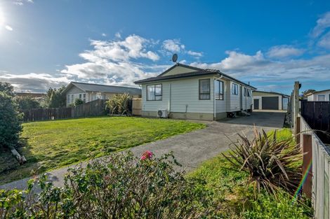 Photo of property in 9 Colonial Place, Kelvin Grove, Palmerston North, 4414