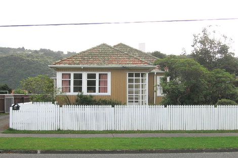 Photo of property in 35 Churton Crescent, Taita, Lower Hutt, 5011
