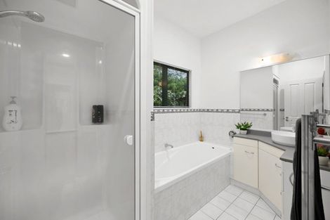 Photo of property in 2 Minchin Crescent, St Andrews, Hamilton, 3200