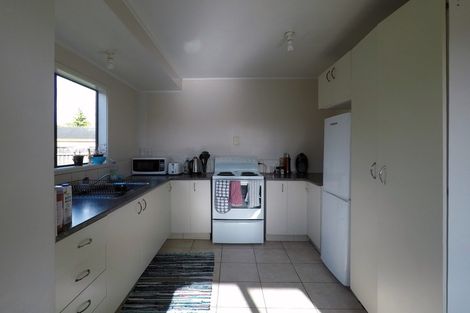 Photo of property in 17a Riserra Drive, Ranui, Auckland, 0612
