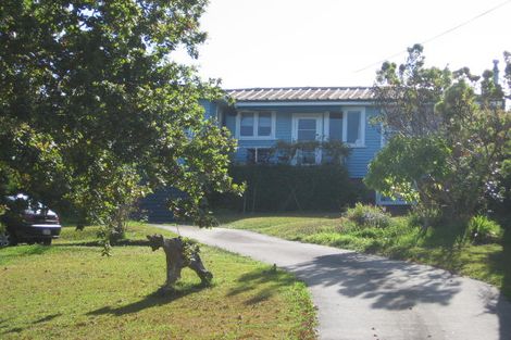 Photo of property in 2 Beacon Avenue, Campbells Bay, Auckland, 0630