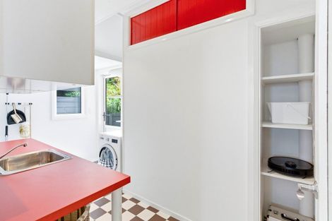 Photo of property in 37 Earls Road, Saint Clair, Dunedin, 9012