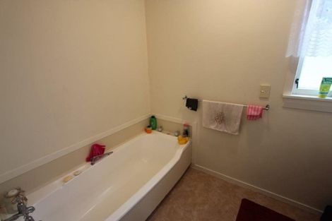 Photo of property in 6 Fairs Road, Milson, Palmerston North, 4414