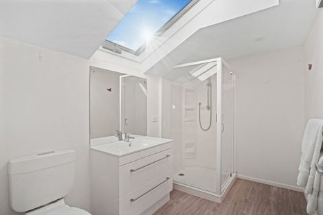 Photo of property in 17a Mataraki Place, Wanaka, 9305